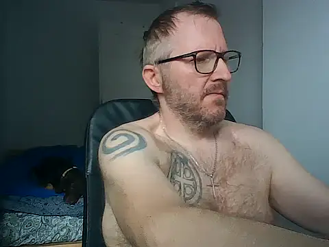 Show modela Excalibur82 na web-kameri