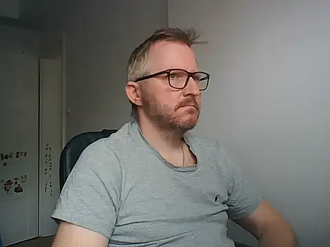 Excalibur82 Show in webcam