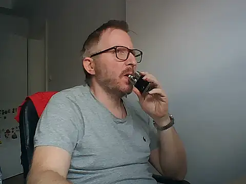 Excalibur82 Show in webcam