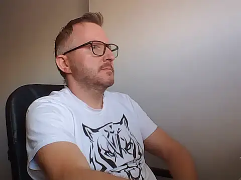 Excalibur82's Webcam Show