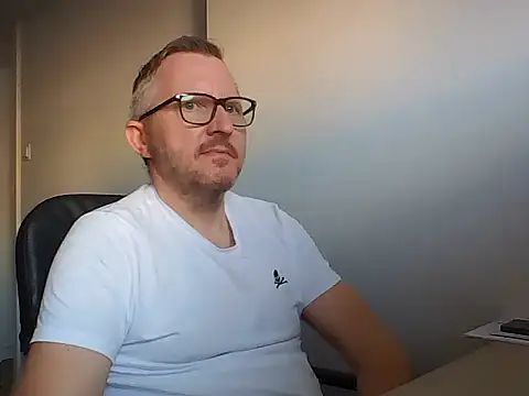 Excalibur82 webkamerás műsora