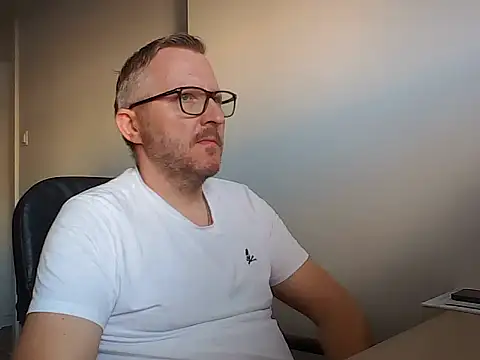 Excalibur82 Show in webcam