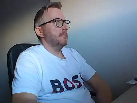 Excalibur82 Show in webcam