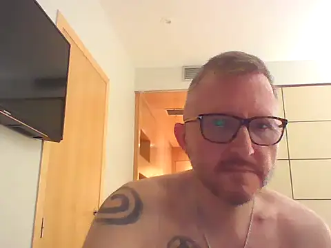 Excalibur82 Show in webcam