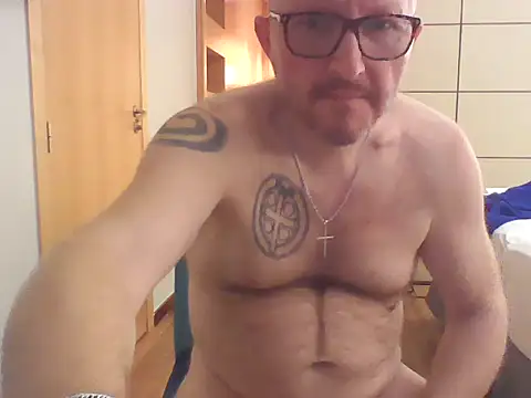 Show modela Excalibur82 na web-kameri