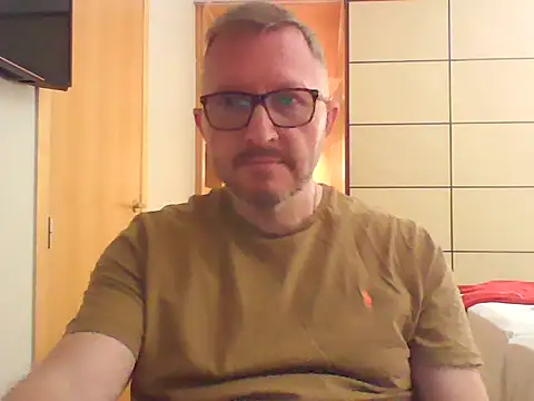 Excalibur82 Show in webcam