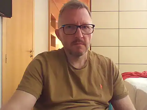 Excalibur82 Show in webcam