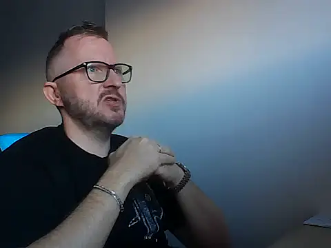 Excalibur82 Show in webcam