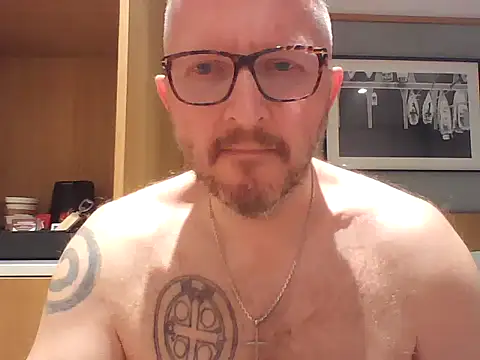 Excalibur82 Show in webcam