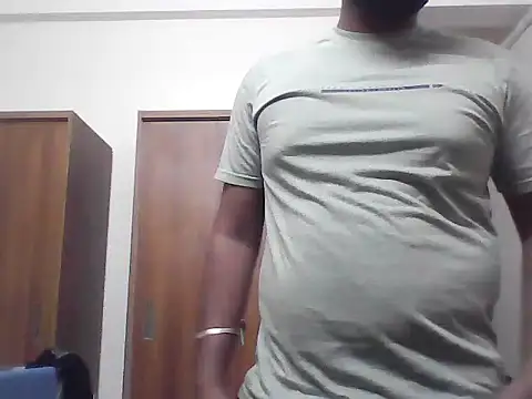 suresh123fhbthh Webcam-Show
