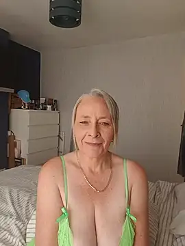 BellaUkCurvy Webcam-Show