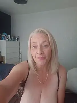 Show Webcam de BellaUkCurvy