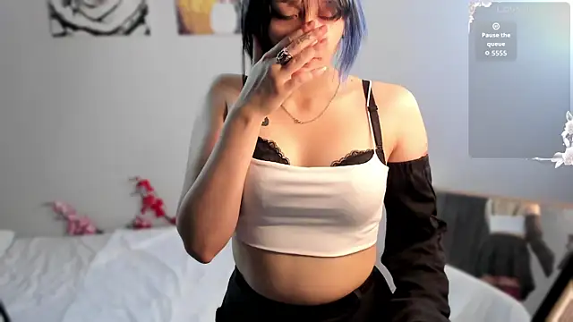 syma_mey élő XXX-chatje