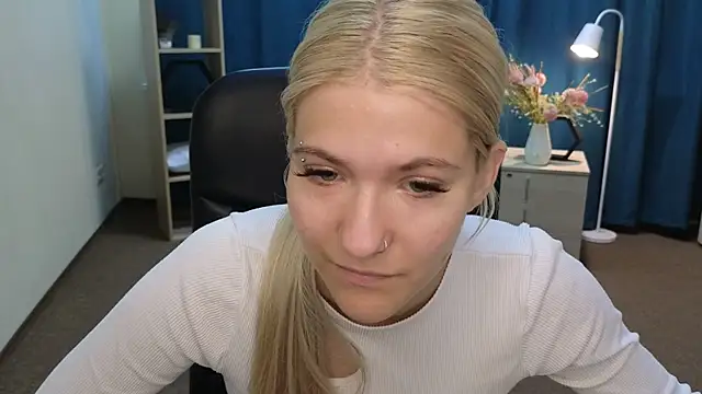 Chat +18 de CammyYoula ao vivo