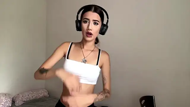 Онлайн чат XXX JuliaPierce