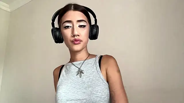 JuliaPierce webcam show