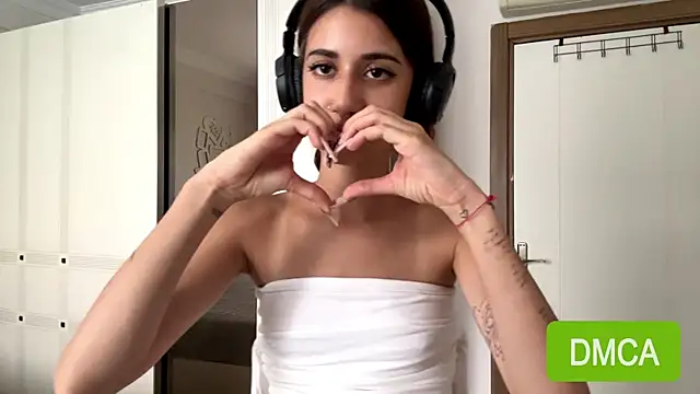 JuliaPierce's Webcam Show
