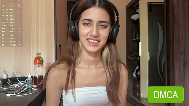 JuliaPierce's Live XXX Chat