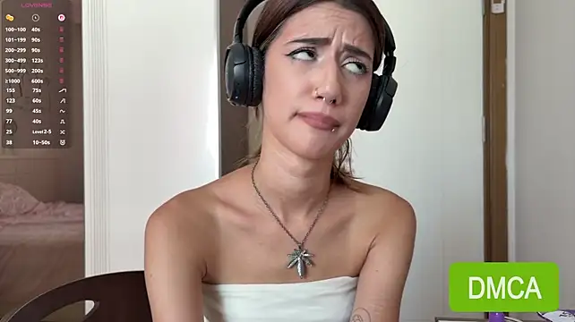 JuliaPierce Show in webcam