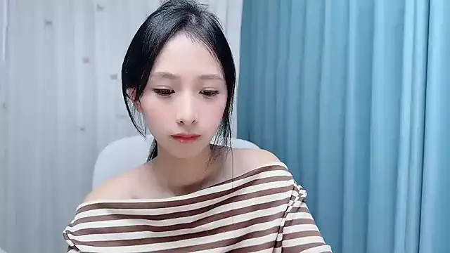 LZL68 Live XXX-Chat