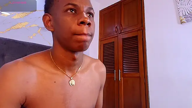 Show de Adriann_Stone na webcam