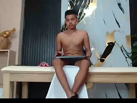 MarcosGreen Webcam-Show
