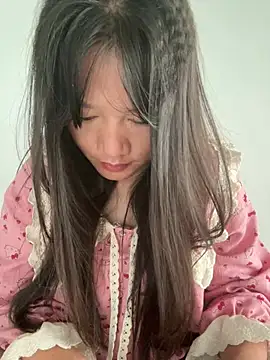 Zully- Pertunjukan Webcam