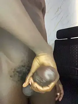 Show modela Kenyancock100 na web-kameri