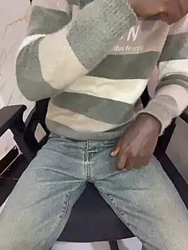 Show modela YsugarBoy na web-kameri