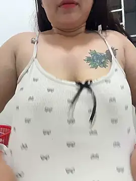 Henny_iu Show Webcam