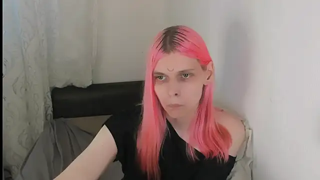 LunaPink69 Show in webcam