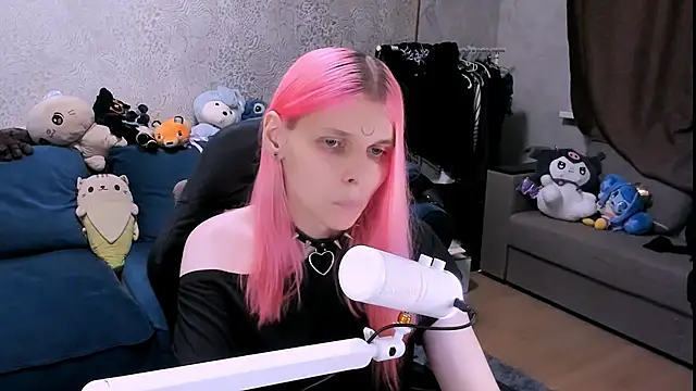 LunaPink69: διαδικτυακό σόου στην κάμερα