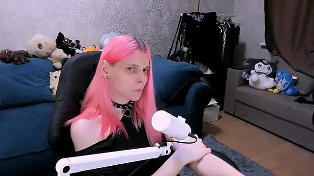 Pokazy przed kamerką – LunaPink69