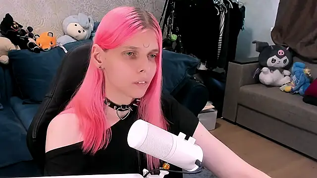 LunaPink69: διαδικτυακό σόου στην κάμερα