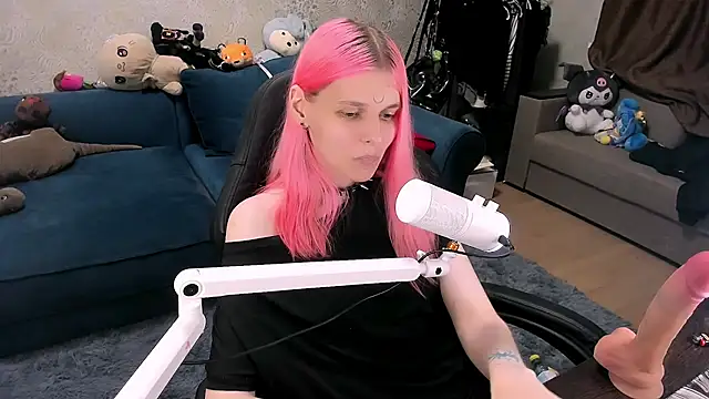 LunaPink69: διαδικτυακό σόου στην κάμερα