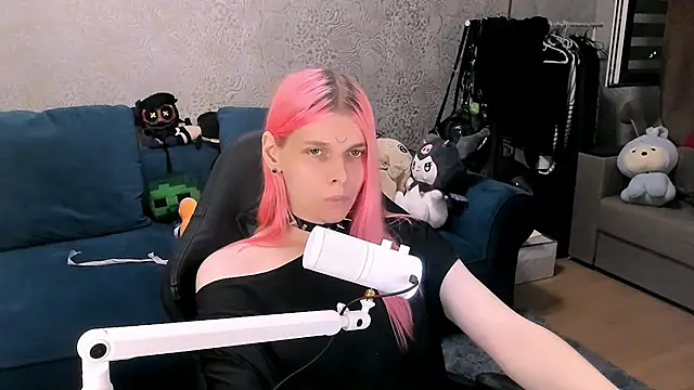 LunaPink69 Show in webcam