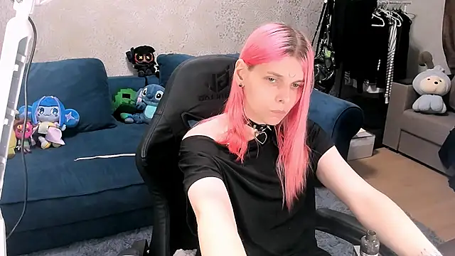 LunaPink69 Show in webcam