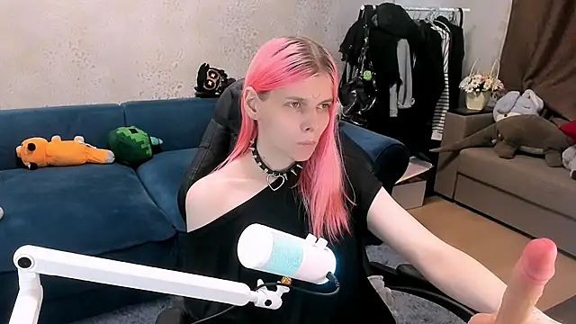 LunaPink69 Show in webcam