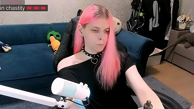 LunaPink69 Show in webcam