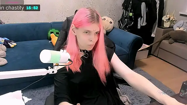 LunaPink69: διαδικτυακό σόου στην κάμερα