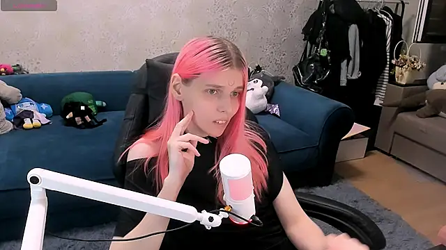 LunaPink69: διαδικτυακό σόου στην κάμερα