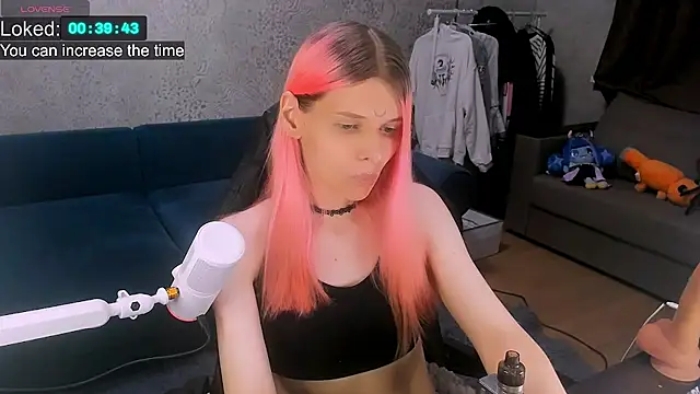 Show modela LunaPink69 na web-kameri