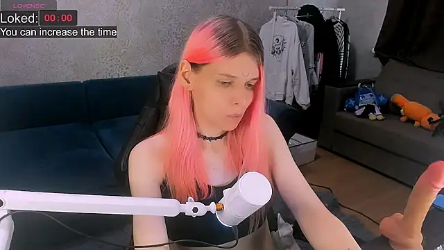 Show modela LunaPink69 na web-kameri