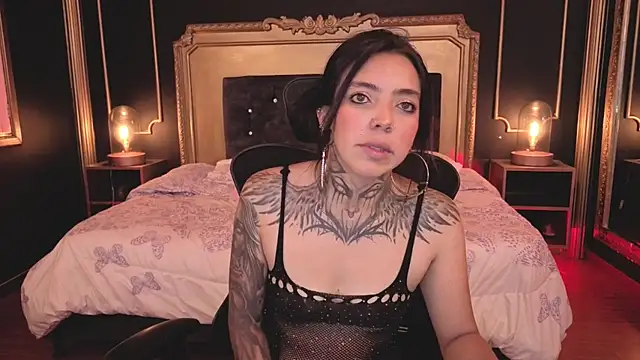 Gahia_Thompson Adlı Modelin Canlı XXX Sohbeti