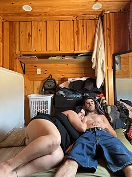 SierraxRuben26 Show in webcam