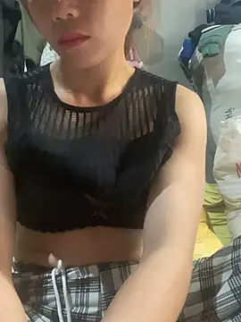 quyquy01's Live XXX Chat