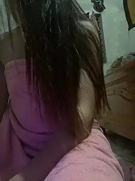 quyquy01 Adlı Modelin Canlı XXX Sohbeti