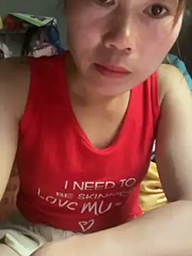 quyquy01's Live XXX Chat