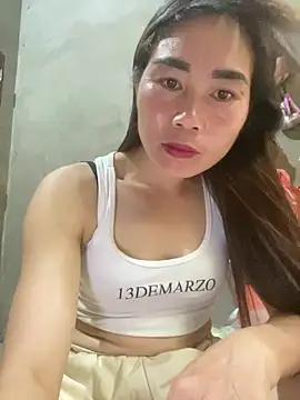 quyquy01's Live XXX Chat