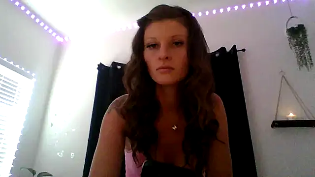 LuciousItaliaaa Show in webcam